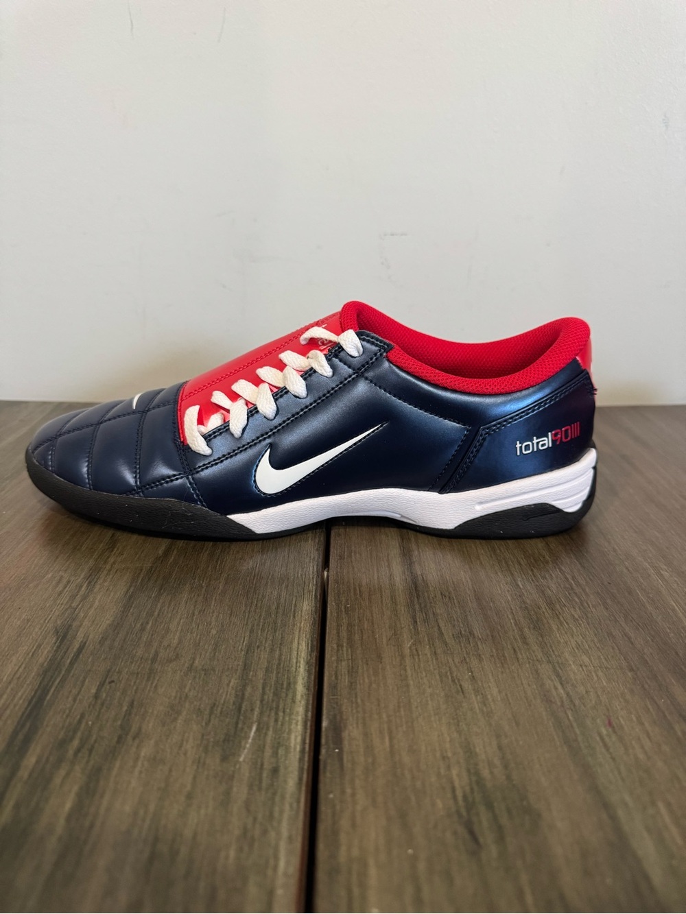 NIKE TOTAL 90 3 SP USA INDOOR MEN SOCCER SHOES